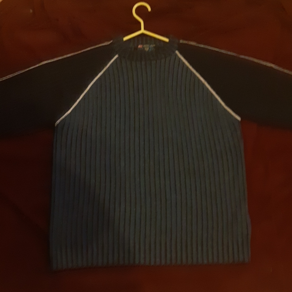 Sweater - Picture 3 of 4